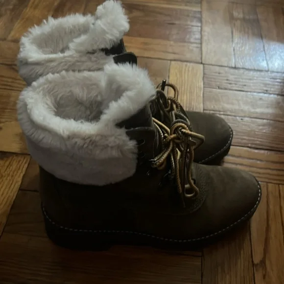 Timberland olive boots with faux fur size: 6.5 no box - Picture 5 of 8